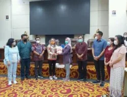 DPRD Manado Salurkan Bantuan Bencana Pemkab dan DPRD Bolmong