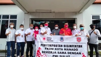 FKDM Manado Bergerak, Semprot Disinfektan di Masjid dan Gereja