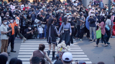 Citayam Fashion Week, aksi peragaan busana di zebra cross