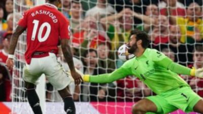 Manchester United Hantam Liverpool di Old Trafford