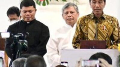 Jokowi Hadiri Natal di Gereja Katedral Bogor, Jamaat Antusias