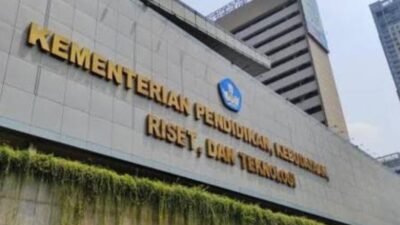 Kemendikbud Bantah Lepas Tangan Soal PPDB