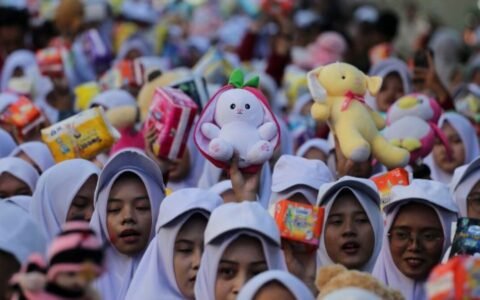 Mahasiswa Baru Umsura Kumpulkan Bantuan untuk Korban Bencana NTT