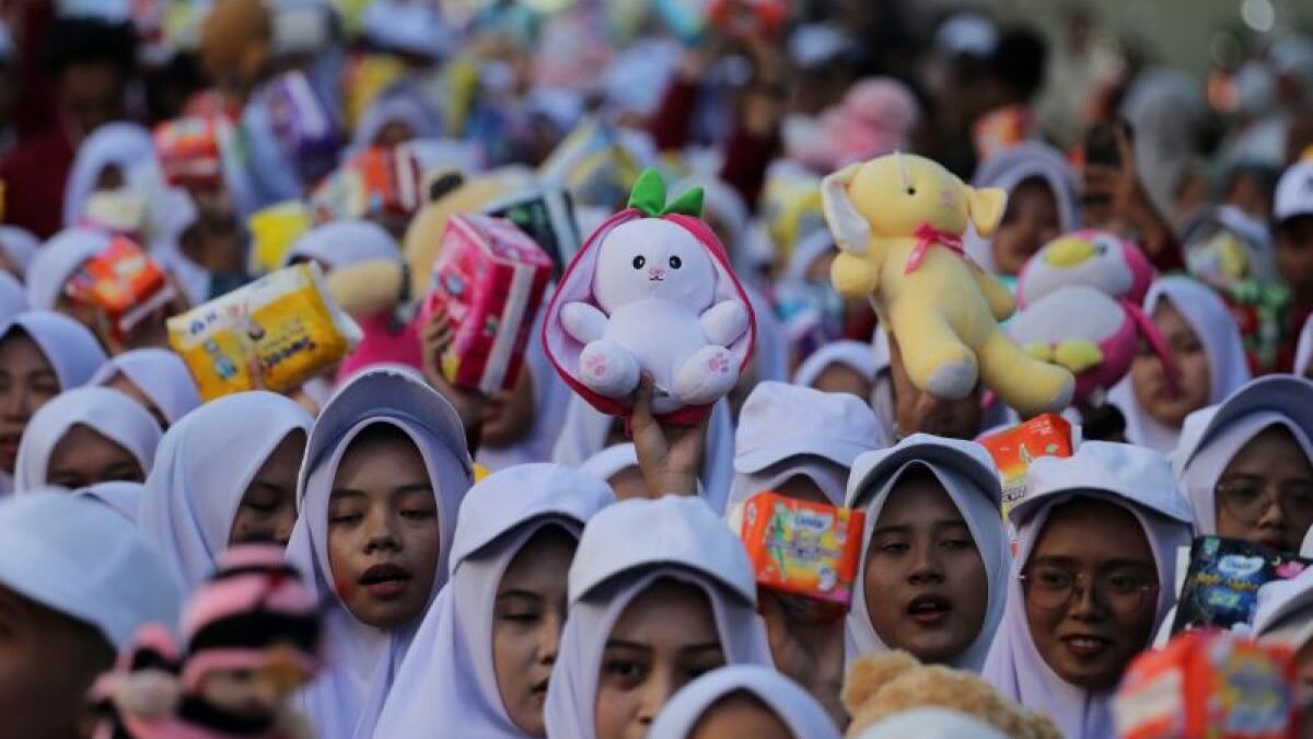 Mahasiswa Baru Umsura Kumpulkan Bantuan untuk Korban Bencana NTT