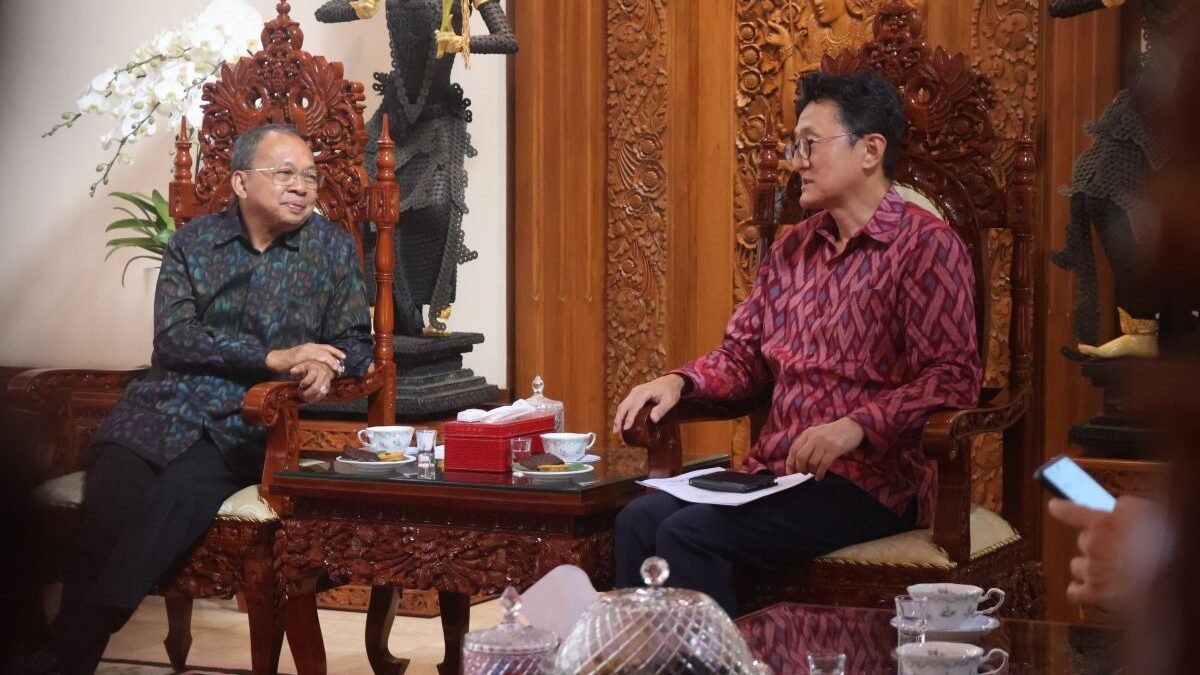 Koster Bahas Konversi Kendaraan Listrik Bersama Duta Besar Korea Selatan